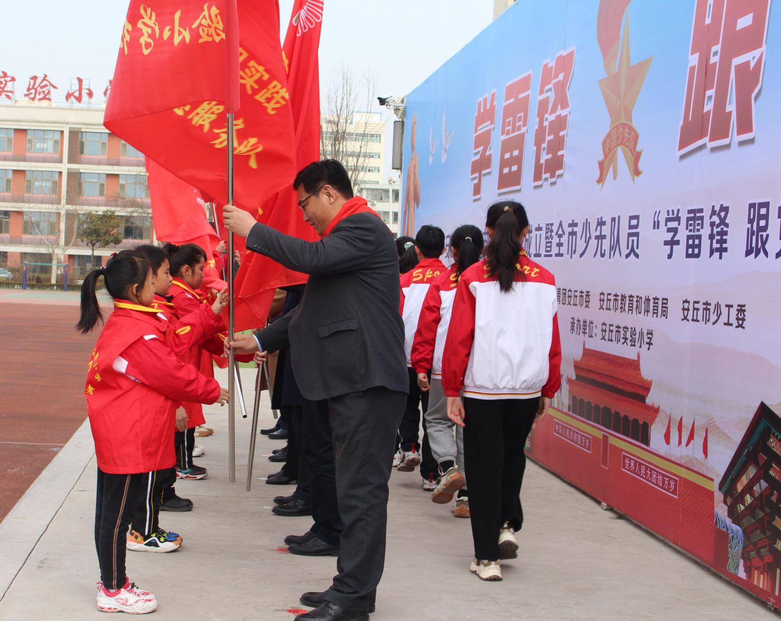 安丘市住房和城乡建设局领导团队，引领城市崭新建设的力量标杆