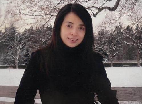 解小东的写真艺术之旅，瞬间魅力的完美捕捉